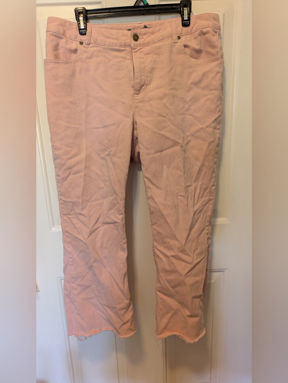 Liz Claiborne Light Pink Cropped Jeans